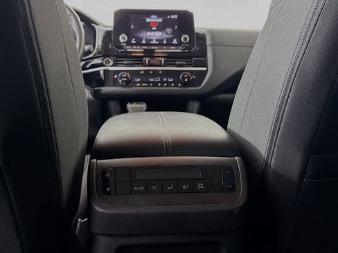 Used 2024 Nissan Pathfinder SV FWD image 30