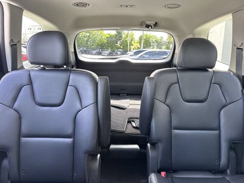 Used 2024 Kia Telluride S FWD image 18