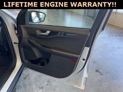 Used 2025 Ford Escape ST-Line w/ Cold Weather Package image 32