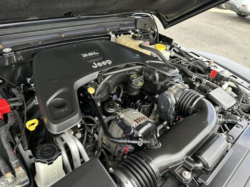 Used 2019 Jeep Wrangler Unlimited Rubicon image 35