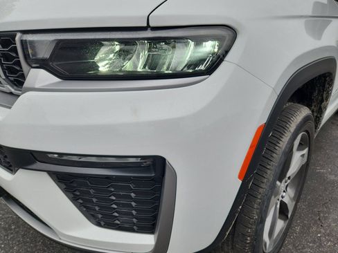 New 2026 Jeep Grand Cherokee L Limited AWD/4WD image 9