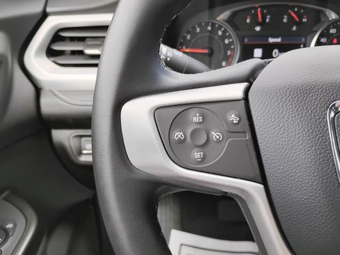 Used 2023 GMC Acadia SLT FWD image 10