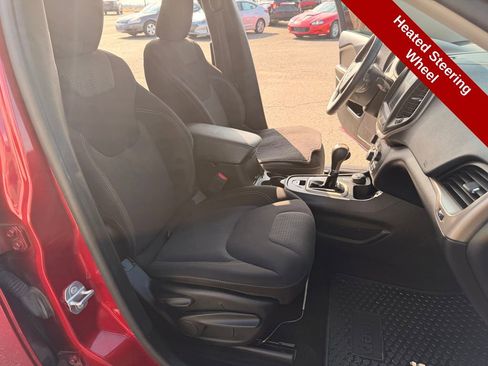 Used 2017 Jeep Cherokee Latitude w/ Cold Weather Group image 29