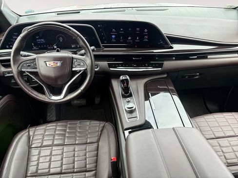 Certified 2024 Cadillac Escalade ESV Premium Luxury Platinum w/ Heavy-Duty Trailer Package AWD/4WD image 10