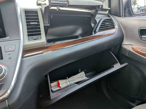 Used 2017 Toyota Sienna Limited FWD image 30