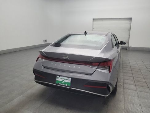Used 2025 Hyundai Elantra SEL FWD image 7