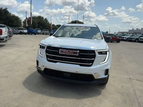 Certified 2025 GMC Acadia Elevation AWD/4WD image 3