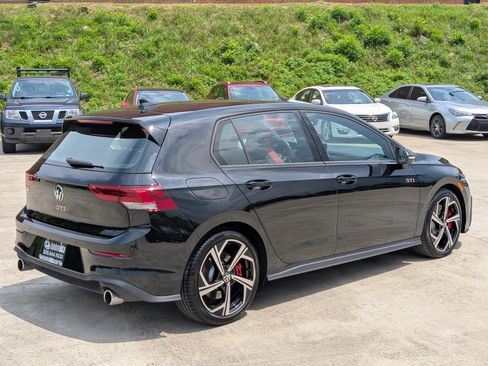 Used 2026 Volkswagen GTI SE FWD image 9