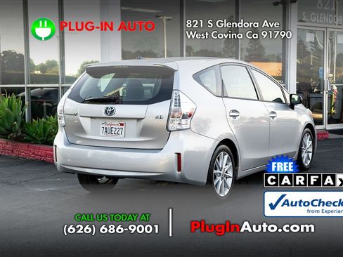 Used 2013 Toyota Prius V Five image 8