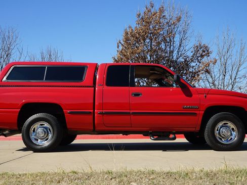 Used 1999 Dodge Ram 2500 Truck 2WD Quad Cab image 19
