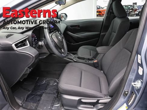 Used 2025 Toyota Corolla LE FWD image 13