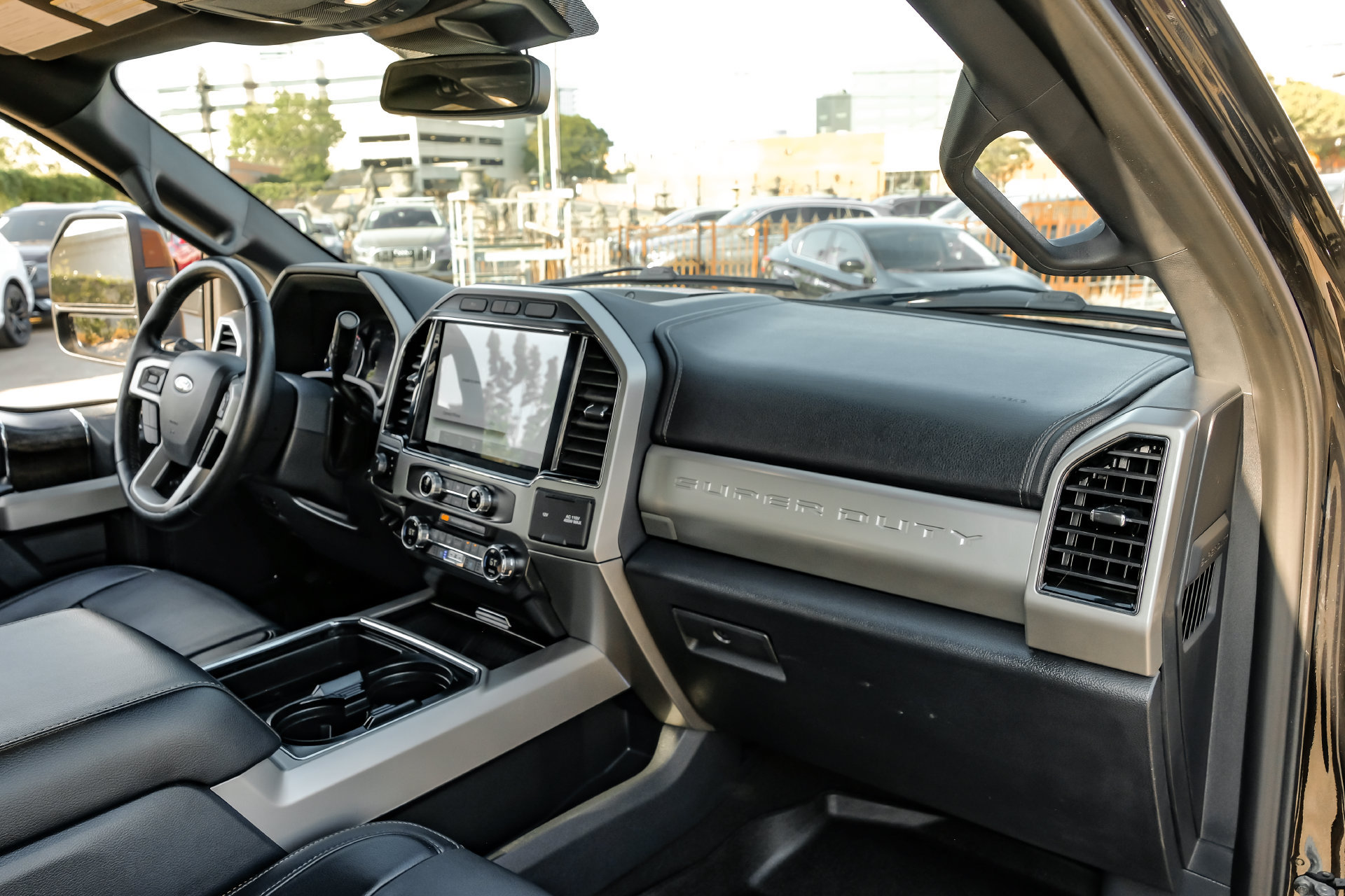 Used 2022 Ford F350 Lariat w/ Black Appearance Package AWD/4WD image 15