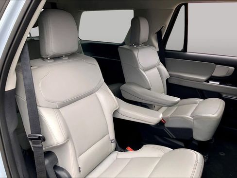 Used 2025 Ford Expedition Active RWD image 20