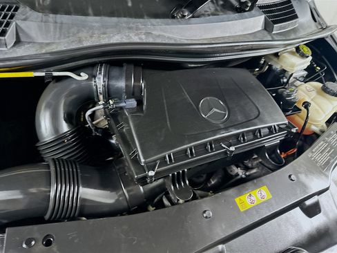 Used 2020 Mercedes-Benz Metris Passenger image 30