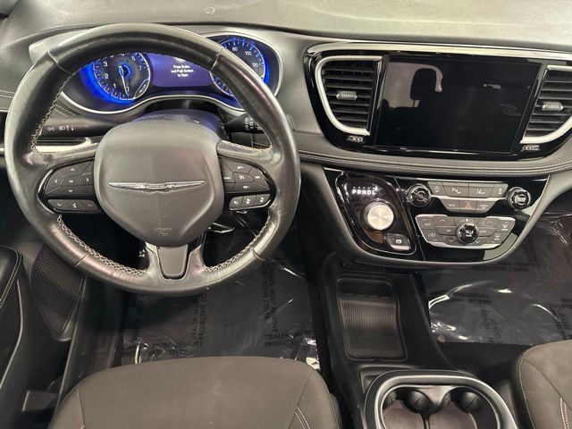 Used 2021 Chrysler Pacifica Touring w/ S Appearance Package FWD image 21
