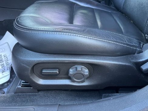 Used 2017 Ford Taurus SEL w/ Equipment Group 201A image 21