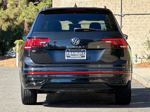 Used 2022 Volkswagen Tiguan SE R-Line FWD image 4