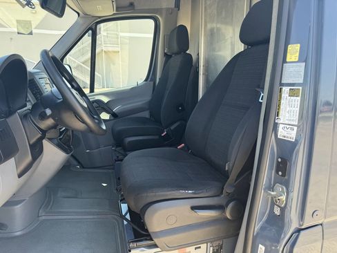Used 2018 Mercedes-Benz Sprinter 2500 image 10