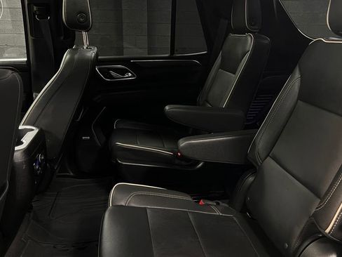 Used 2023 Chevrolet Tahoe Premier w/ Premium Package AWD/4WD image 16