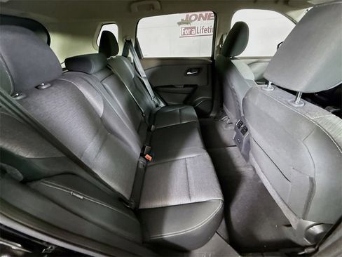 Used 2023 Nissan Rogue SV image 28