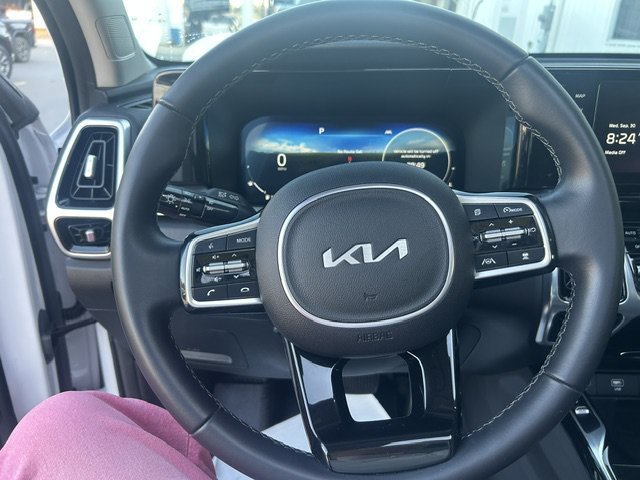 Used 2023 Kia Sorento SX AWD/4WD image 27
