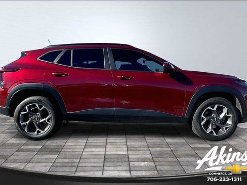 Certified 2024 Chevrolet Trax LT w/ LT Convenience Package image 16