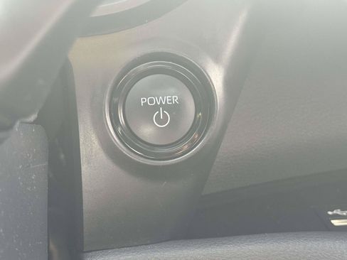 Certified 2025 Toyota Sienna Platinum FWD image 26