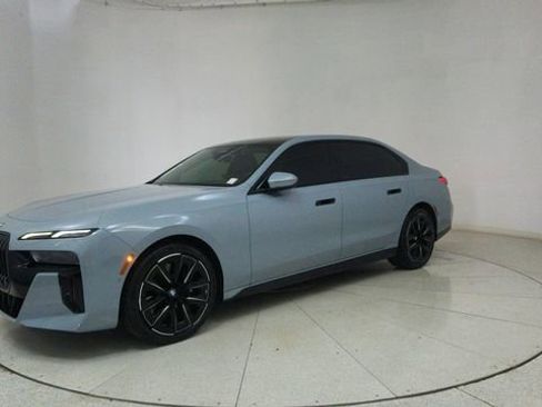 Used 2024 BMW 740i xDrive w/ Premium Package image 72