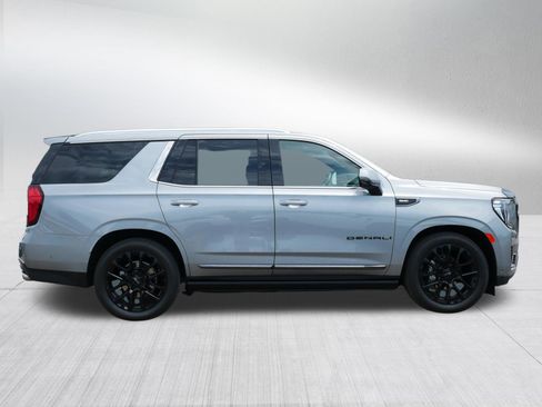 Used 2024 GMC Yukon Denali Ultimate AWD/4WD image 8