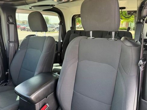 Used 2021 Jeep Wrangler Sport S image 11