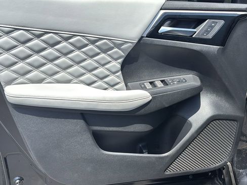 Used 2023 Mitsubishi Outlander SEL FWD image 11