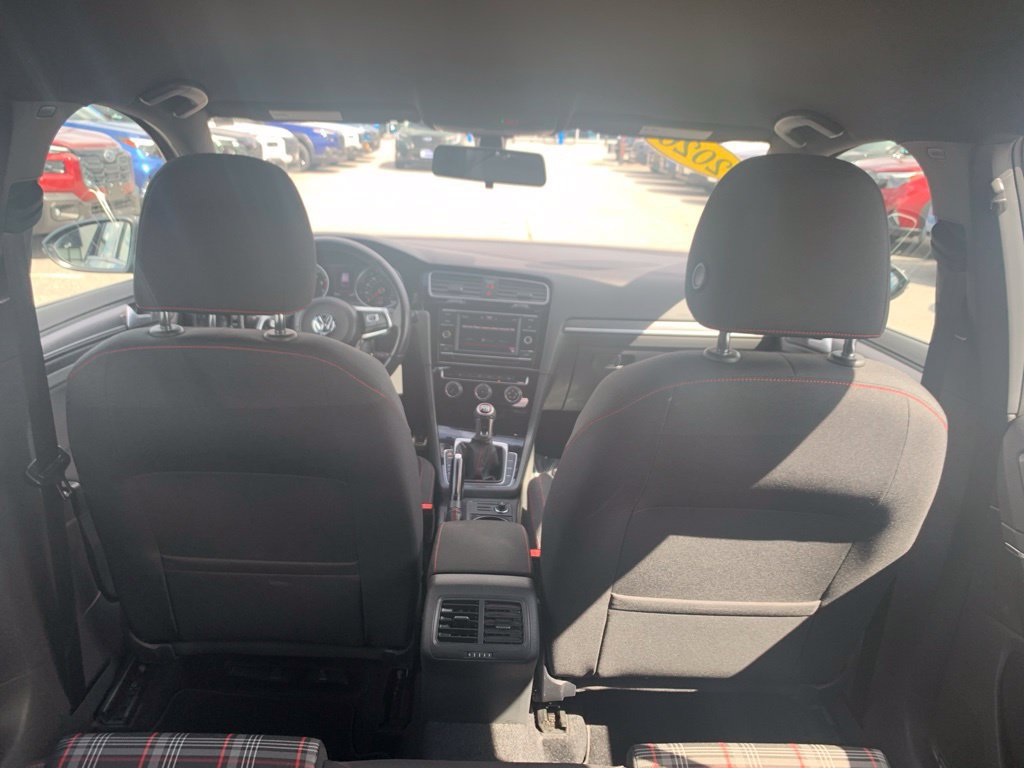 Used 2020 Volkswagen Golf 4-Door FWD image 26