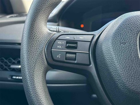 Used 2024 Honda Accord EX image 27