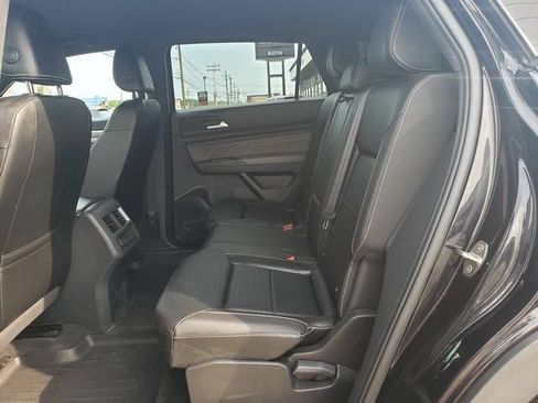 Used 2023 Volkswagen Atlas Cross Sport SE AWD/4WD image 12