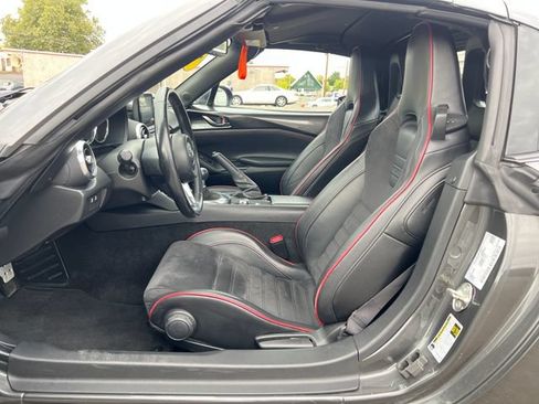 Used 2019 MAZDA MX-5 Miata RF Grand Touring RWD image 17
