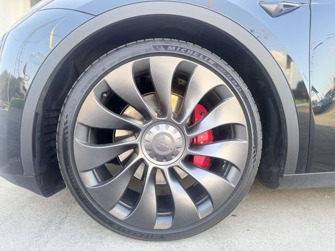 Used 2022 Tesla Model Y Performance AWD/4WD image 29