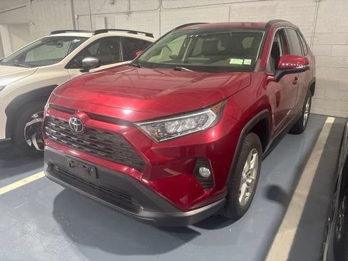 Used 2019 Toyota RAV4 XLE w/ Convenience Package AWD/4WD image 1