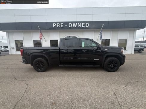 Used 2021 GMC Sierra 1500 Elevation w/ LPO, Elevation Black Package AWD/4WD image 3