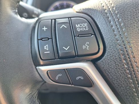 Used 2019 Toyota Highlander XLE image 13