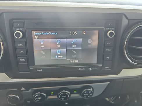 Used 2016 Toyota Tacoma SR5 w/ SR5 Appearance Package (SN) AWD/4WD image 24