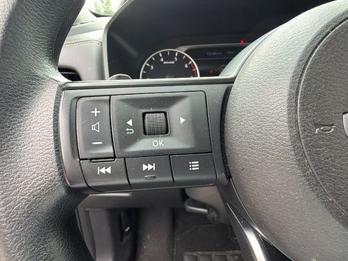 Used 2024 Nissan Rogue SV AWD/4WD image 27