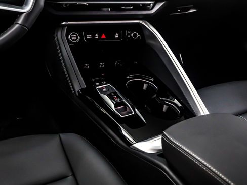 New 2025 Audi Q5 Premium image 6