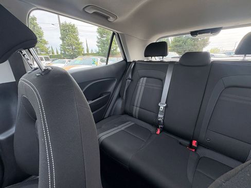 Used 2025 Hyundai Venue SEL image 39