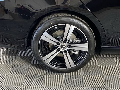 Used 2025 Mercedes-Benz C 300 4MATIC Sedan image 10