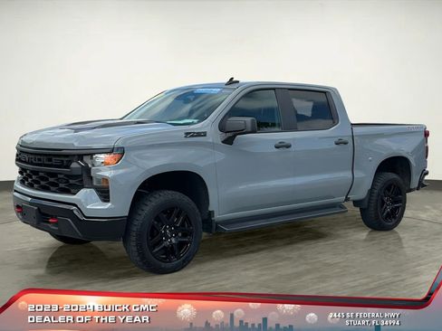 Used 2024 Chevrolet Silverado 1500 Custom Trail Boss w/ LPO, Dark Essentials Package image 3