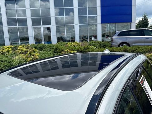 Certified 2025 Volvo XC60 T8 Plus w/ Protection Package Premier AWD/4WD image 10