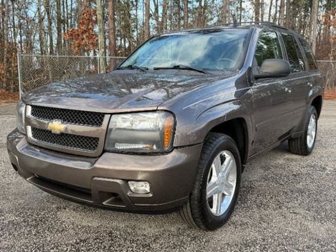 Used 2008 Chevrolet TrailBlazer LT w/ Sun And Sound Package image 8