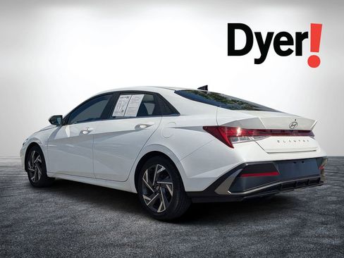 Used 2025 Hyundai Elantra SEL FWD image 6