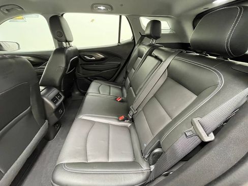 Used 2024 GMC Terrain SLT AWD/4WD image 12