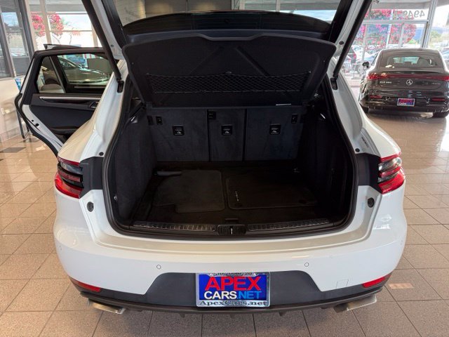 Used 2018 Porsche Macan AWD/4WD image 22